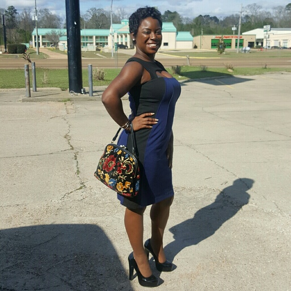 Meet your Posher, Latrice - Picture 2 of 8