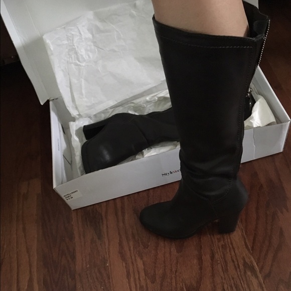 Cute heeled boots - Picture 2 of 2