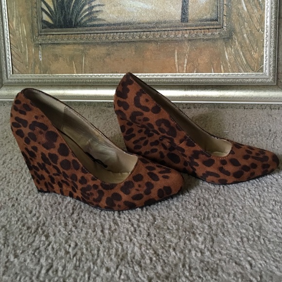 Leopard print wedges