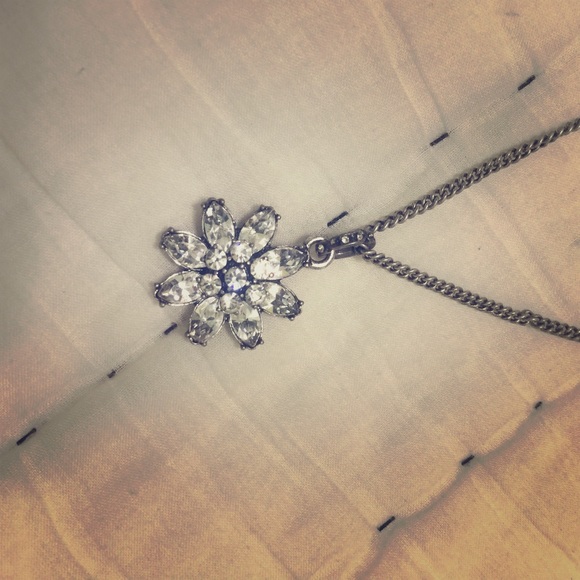 Fossil crystal flower necklace