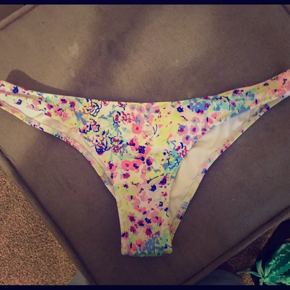 Itsy Victoria secret bottoms