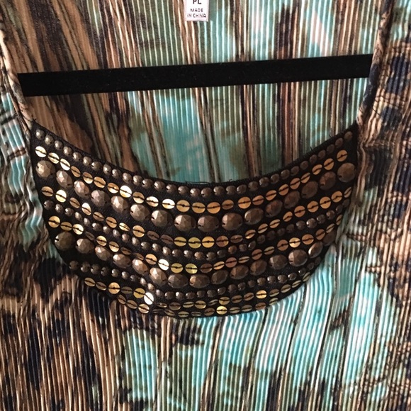 Top - Picture 2 of 4