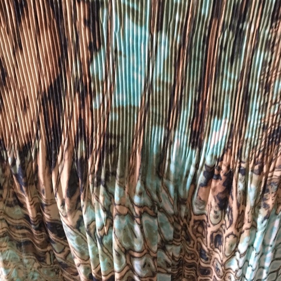 Top - Picture 3 of 4