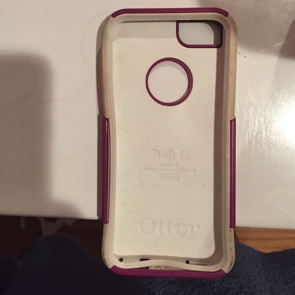 iPhone 5/5s otter box - Picture 2 of 4