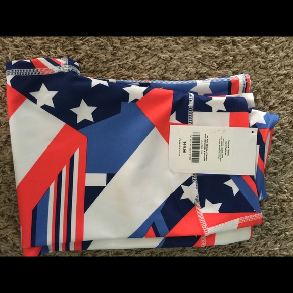 SOLD - Full Americana workout outfit ❤️ - Picture 2 of 4