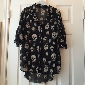 Fun and Flirt back skull blouse size large