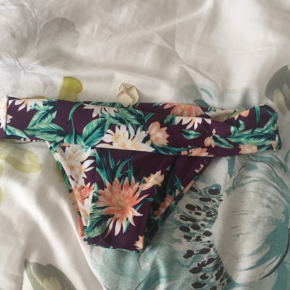 35🅿️🅿️ Tori Praver Floral Bottoms