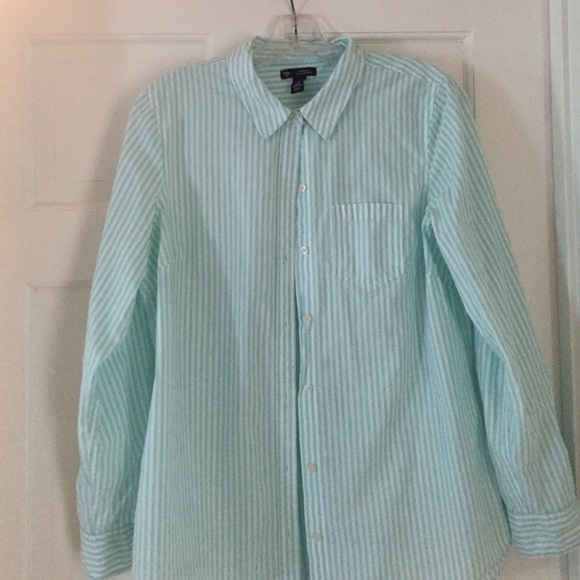 Gap boyfriend fit button down
