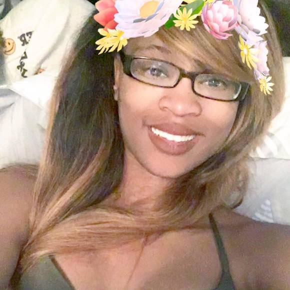 Meet your Posher, Alexis - Picture 1 of 1