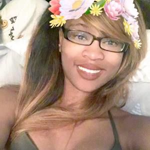 Meet your Posher, Alexis