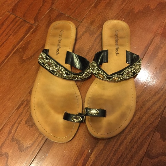 Black summer sandals - Picture 1 of 3