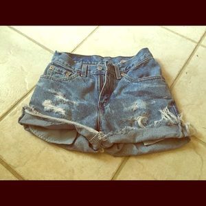 Vintage high waisted Cut-off Levi's