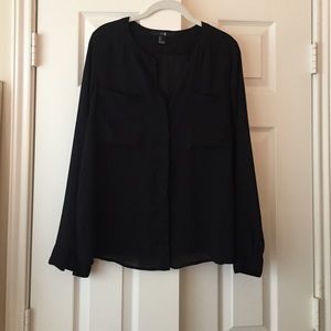 Forever 21 black button down size large