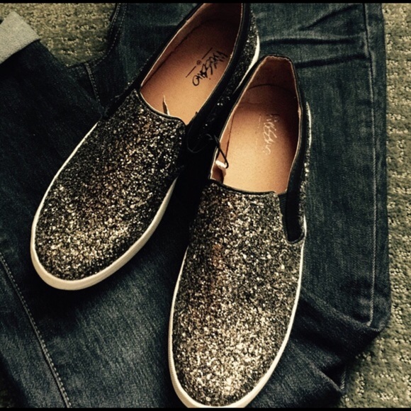 NEW Glitter Mossimo Slip on gold sneaker 7.5