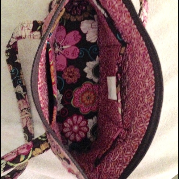 Vera Bradley over the shoulder - Picture 2 of 4