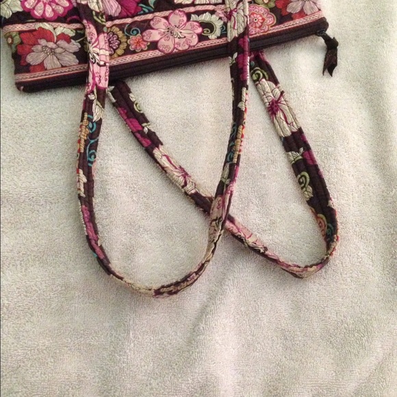 Vera Bradley over the shoulder - Picture 4 of 4