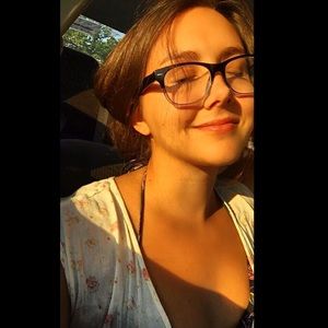 Meet your Posher, Alyssa