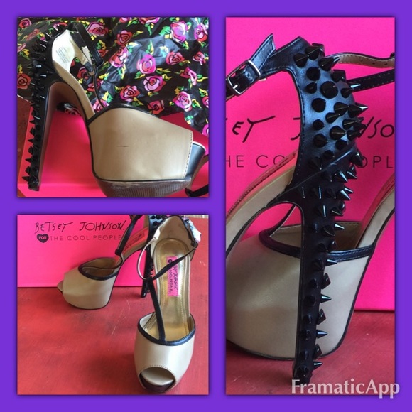 🎉1/2 OFF  SALE!!!🎉BetseyJohnson 
The cool people - Picture 4 of 4