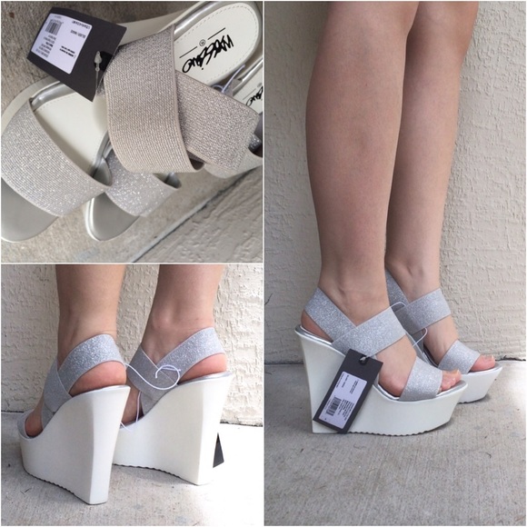 NWT Mossimo Elastic Grey White Glitter Wedge 6