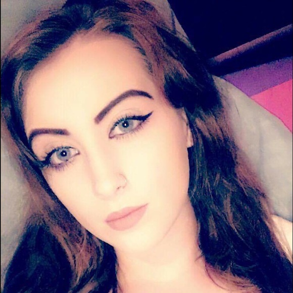 Meet your Posher, Brianna - Picture 2 of 3