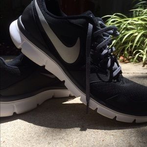 Nike men's running shoes 11