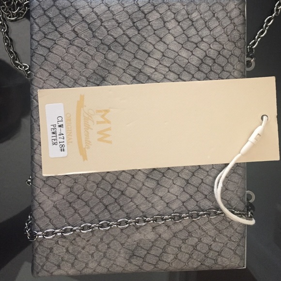 Classy Pill Box Purse - Picture 4 of 4