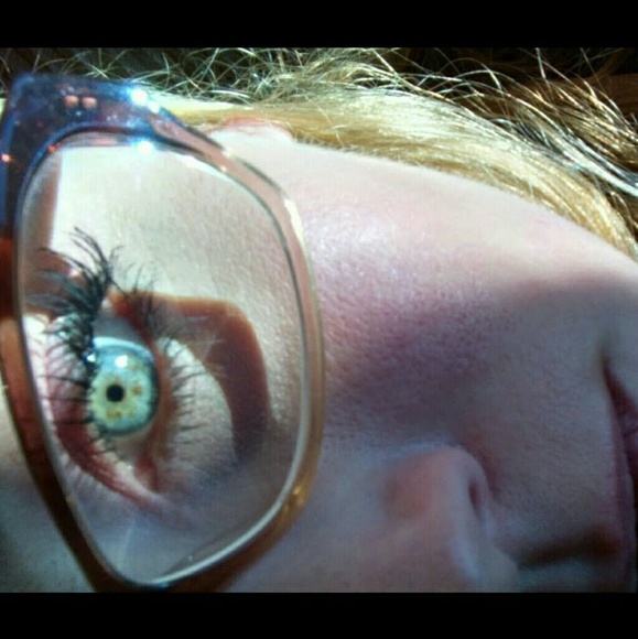 Meet Your Posher! - Picture 3 of 4