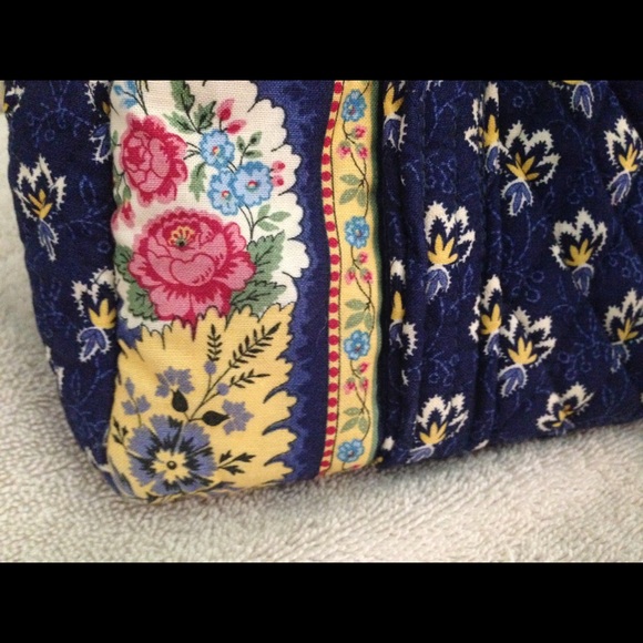 Vera Bradley - Picture 2 of 4