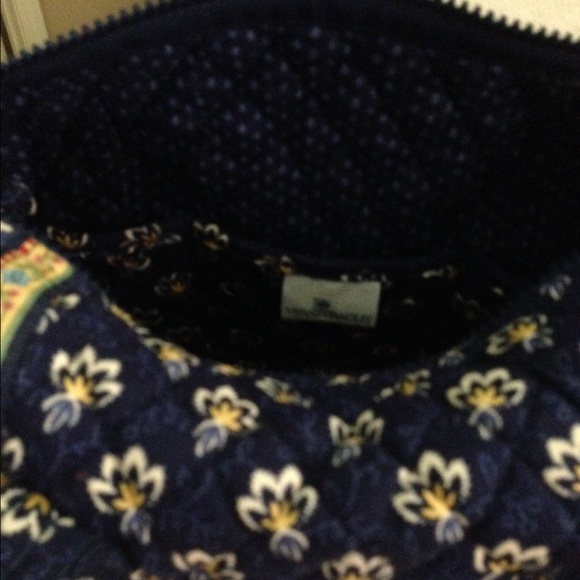 Vera Bradley - Picture 3 of 4