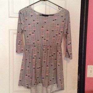 3/4 sleeve Aztec patterned shirt