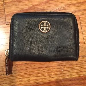 Tory Burch - Robinson Zip-Around Wallet
