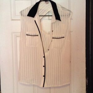 Open back sleeveless shirt