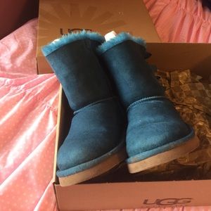 Uggs girls size 1