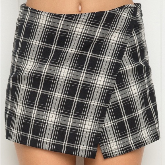 Brandy Melville Casey Plaid Skirt