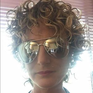 Meet your Posher, Karen