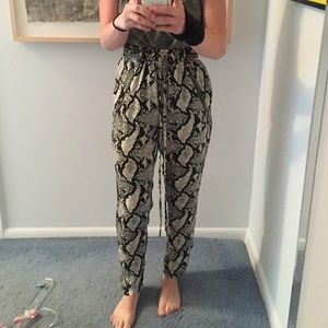 LF TRENDY HIGH WAIST SILK REPTILE PANT