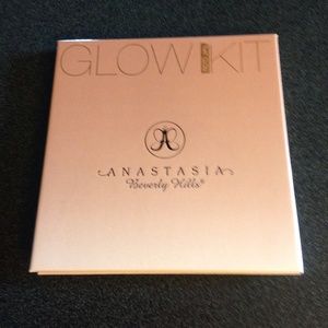 Anastasia Beverly Hills Glow Kit