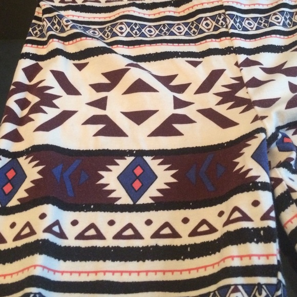 Forever 21 Aztec/tribal print leggings - Picture 2 of 3
