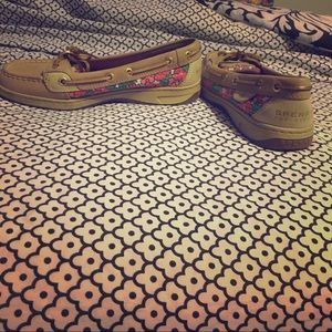 Firefish Sperry shoes with pink floral sides