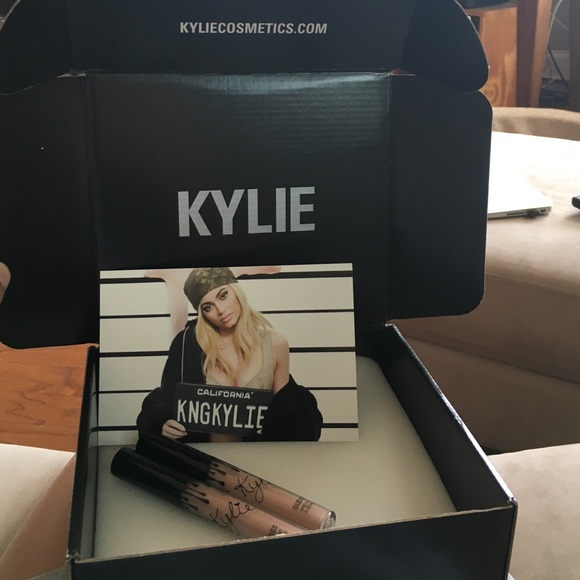 Two Kylie Cosmetics Glosses in the shade SO CUTE - Picture 1 of 4