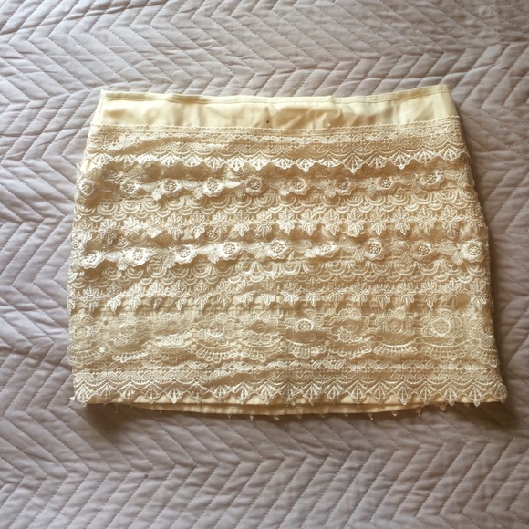 Lace patterned skirt