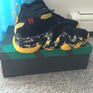 Crazy 8 ( Adidas)