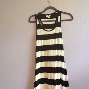 Black And White maxi dress