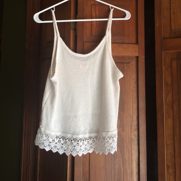 Cream top gently used - Picture 2 of 2