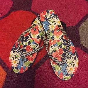 NBW Vera Bradley flip-flops
