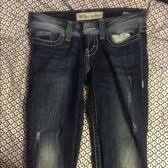 BKE Sabrina style skinny jeans. Dark wash. Size 27