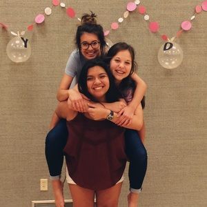 Meet your Posher, Elizabeth