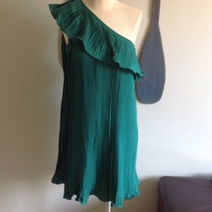 ❤️GORGEOUS EMERALD GREEN DRESS.  MINT CONDITION❤️