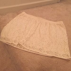 Gap lace skirt