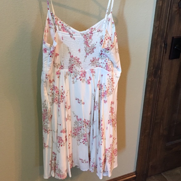 Spaghetti strap dress - Picture 2 of 4